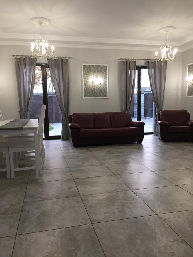 Shale Na Polotskoy Vila Bobruisk Exterior foto